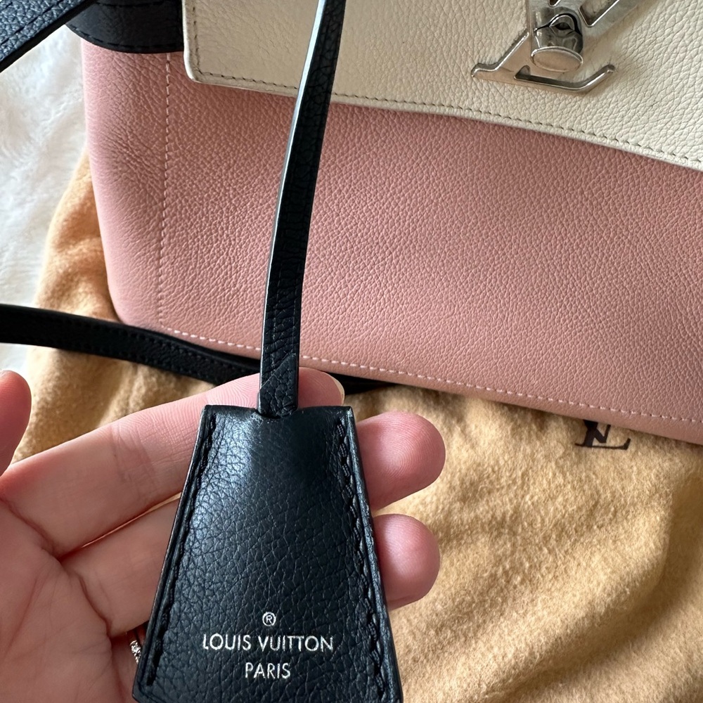 Louis Vuitton LockMe Ever MM Two Way Rose, Black, Cream Shoulder Bag - Picture 4 of 14